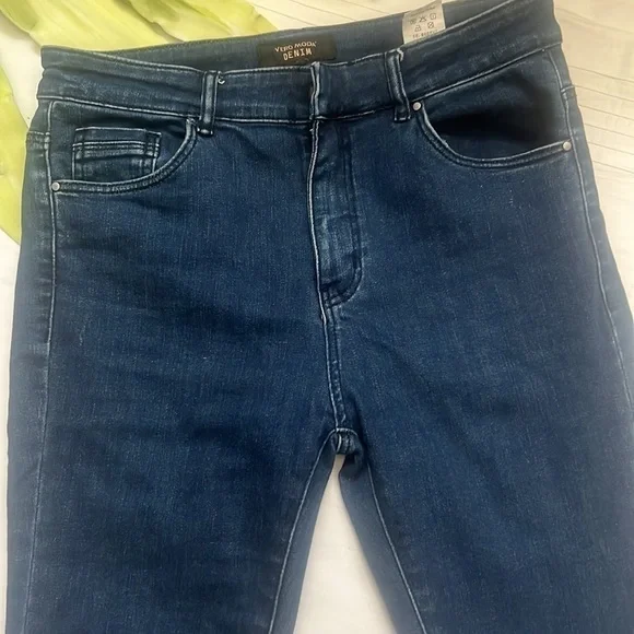 VERO Moda Split Front Boot-Cut Jeans - Picture 3 of 8